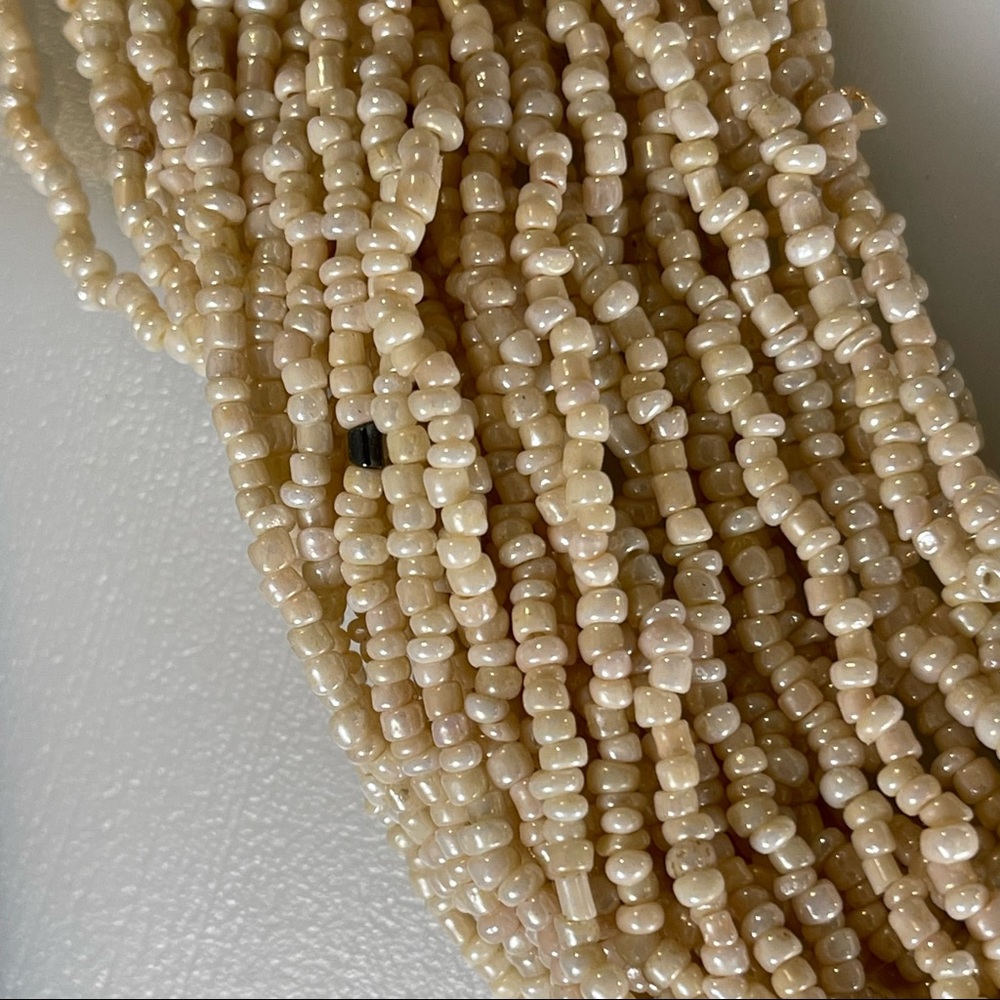 BOUTIQUE Cream Multi Strand Glass Seed Bead Woven Statement Necklace 42 Strands - Picture 5 of 13